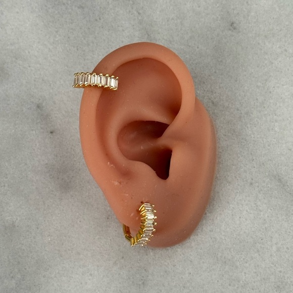 COPY - Gold Thick Crystal Stacked Huggie Hoop Earrings 

Brand New - Picture 4 of 4